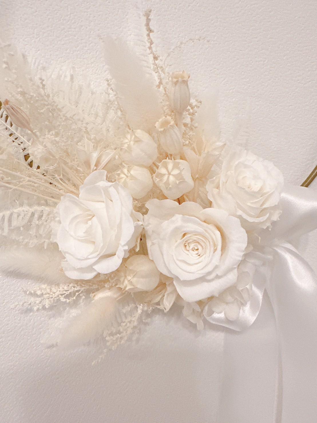 【ワイヤーリース】ホワイトローズのワイヤーリング ♥ リングリース  ゴールドワイヤー ウエディング 上品 シンプル 祝 | 4枚目